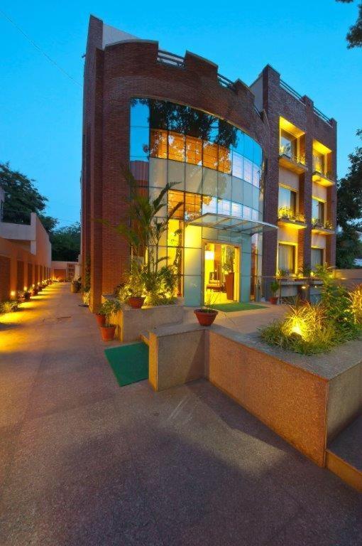 Hotel Apple Tree Gurgaon Exterior photo